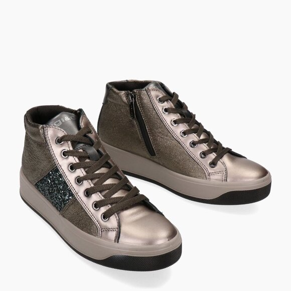 IGI&CO Shoes - NWOT IGI&CO Sneakers with Golden Leather and Silver Glitter Detail Size EU 38